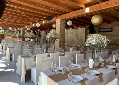 Family Étterem Rendezvényterem – megterítve az esküvőre